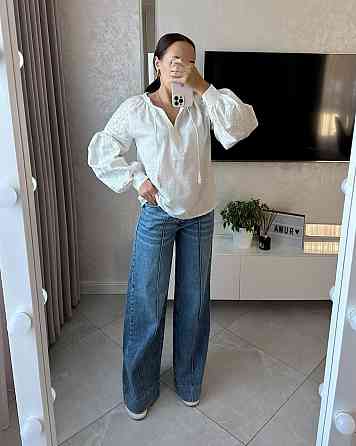 Жіноча сучасна вишиванка з білою вишивкою бавовна Одеса