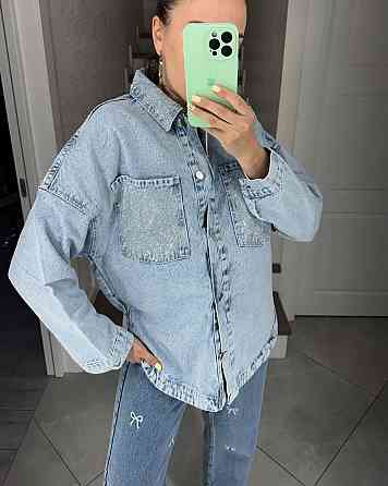 Женская джинсовая куртка-рубашка свободного кроя со стразами 100% коттон 44 Одесса