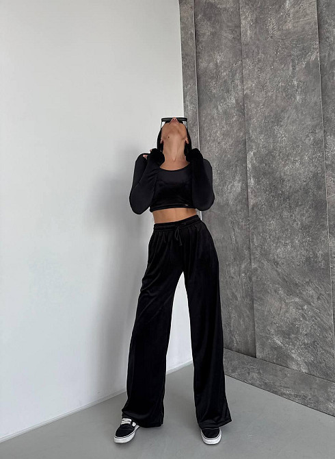 Женский прогулочный костюм двойка: лонгслив и штаны велюр Черный, 46/48 Одесса - изображение 6