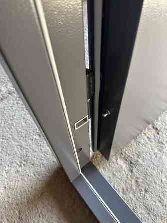 Двері металеві  Redfort - Серія Метал/Метал + притвор комплектація Оптима плюс, RAL 7024 Київ