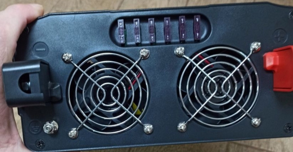 Инвертор Technaxx 2000. Киев - изображение 4