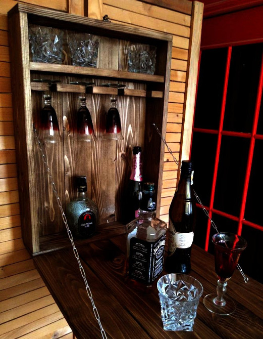 Настенный бар 