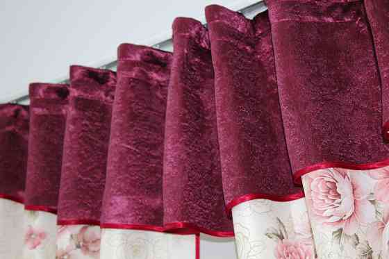 Кухонные шторы VR-Textil № 073к с ламбрекеном и подхватами бордовый с персиковым 270х160 см (52-0520) Киев