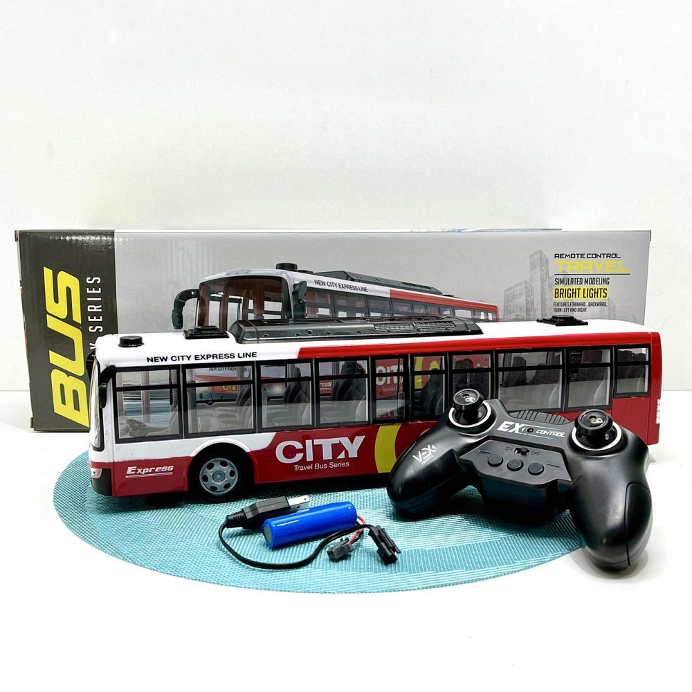Автобус міський на радіокеруванні акумулятор 3.7V керування 2.4GHz підсвічування фар 38см Червоний (666-695 NA) Чернігів - фото 1