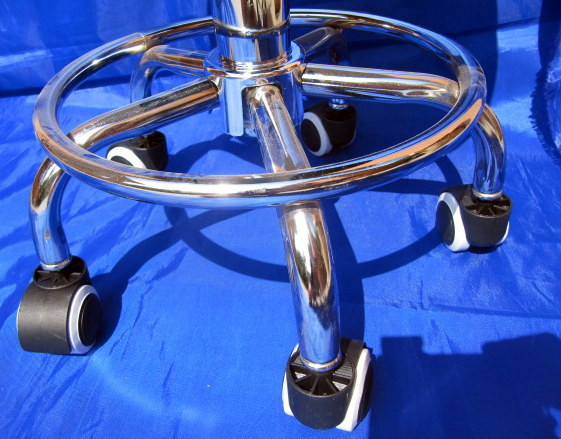 Стілець для педикюру без спинки для майстра Київ - фото 17