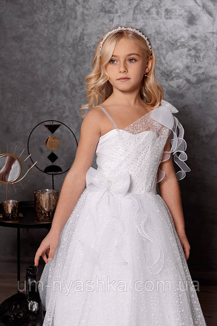 Длинное блестящее белое платье через одно плечо Кривой Рог - изображение 4