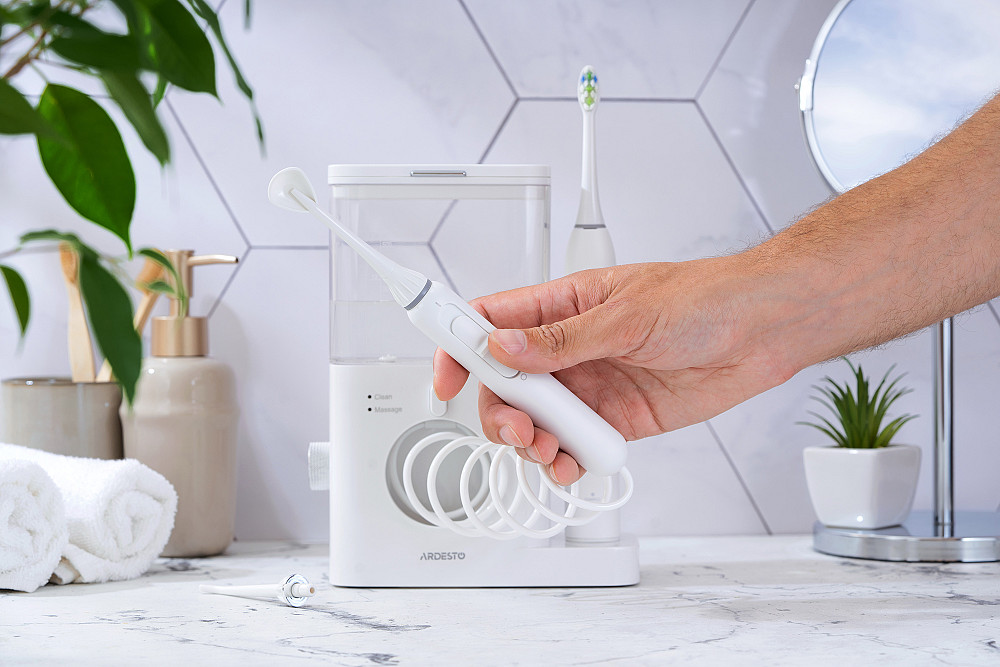 Іригатор ARDESTO стаціонарний+електрична зубна щітка, чаша 600 мл, від мережі , 3 насадки, білий Київ - фото 9