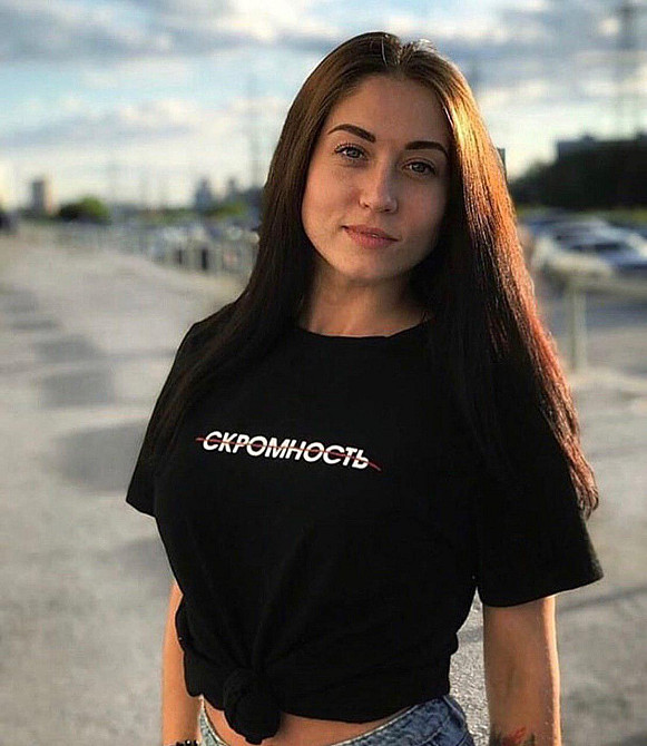 Чорна жіноча футболка з малюнком Чернівці - фото 1