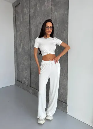 Женский костюм из вискозы с индейкой — базовый комплект футболка + брюки Одесса