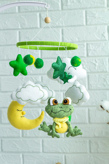 Дитячий музичний мобіль на ліжечко для немовлят WooolyWool «Жабеня» з 35 мелодіями Київ - фото 1