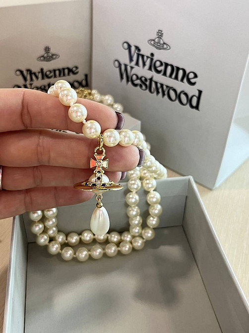 Многорядное жемчужное колье Vivienne Westwood с подвеской сатурн и жемчужной каплей Одесса - изображение 5
