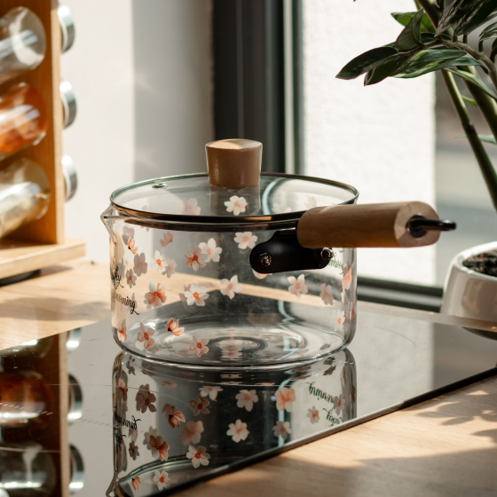 Кухонний скляний ковш з кришкою 1.8 л Київ