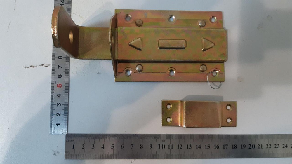 Засув плоский в жовтому оцинку 150мм,  з отвором для колодки "P-o" Київ - фото 2