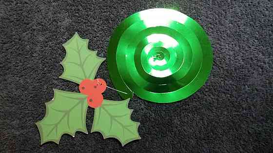 Новогодняя гирлянда Рождественский цветок 15 на 11см зелено-красный Киев