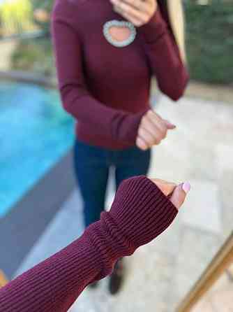 Жіночий базовий светр з оригінальною декорацією у формі сердечка + стрази машинне в'язання Бордо Одеса