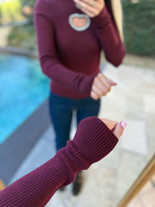 Жіночий базовий светр з оригінальною декорацією у формі сердечка + стрази машинне в'язання Бордо Одеса - фото 2