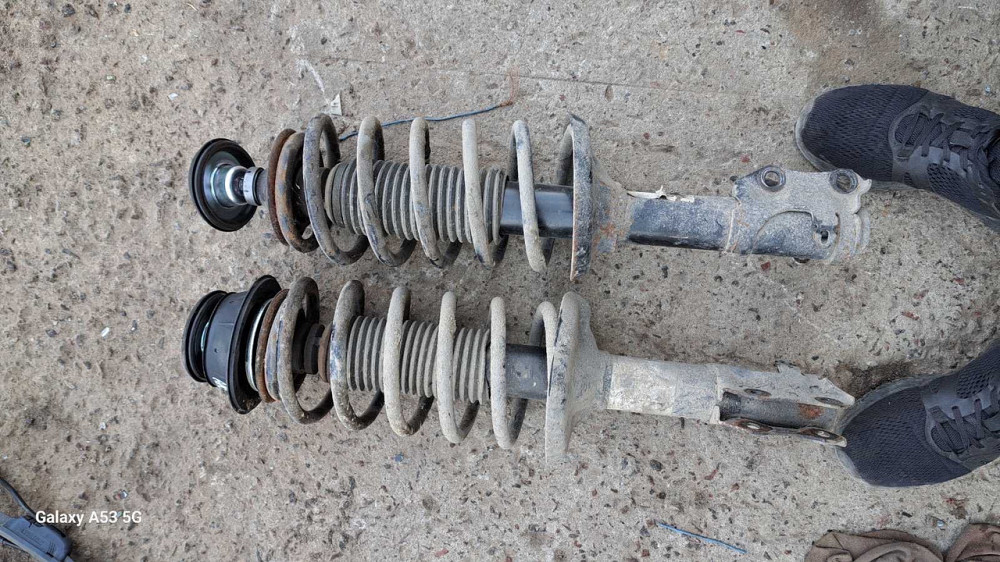 Передние стойки в сборе на Chery Amulet 2006–2012 Киев - изображение 1