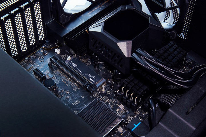 Накопичувач SSD 1 TB Kingston KC3000 M.2 2280 PCIe 4.0 x4 NVMe 3D TLC (SKC3000S/1024G) M.2 2280 Харків - фото 12