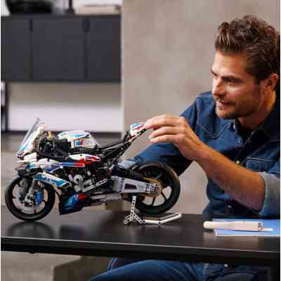 Конструктор LEGO Technic BMW M 1000 RR (42130) Вінниця