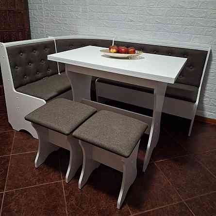 Кухонный уголок, стол и два табурета 154х114 см Семейный - Белый Львов