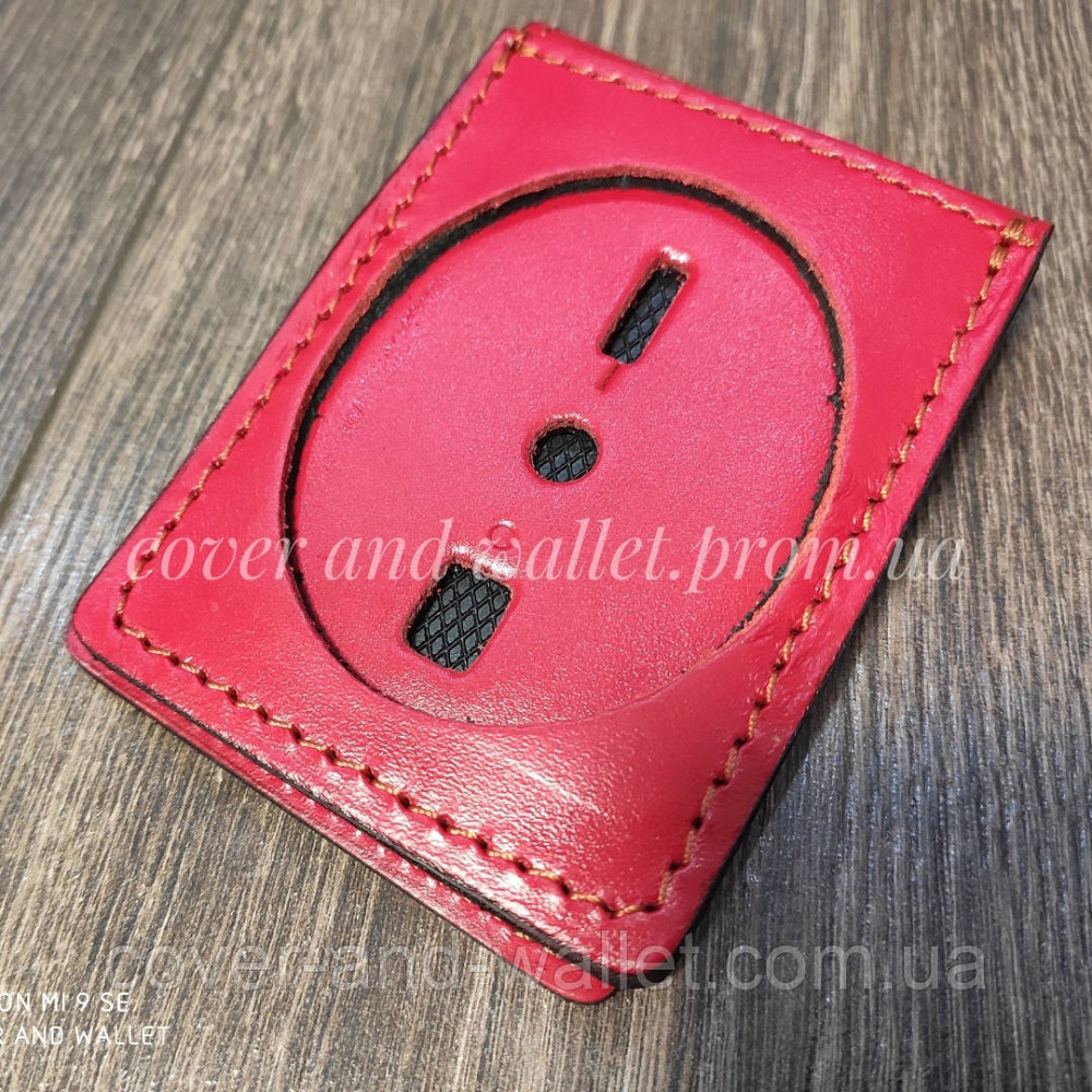 Женская красная обложка 