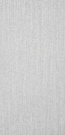 Шпалери вінілові на флізеліні AdaWall Seyyah 1.06х10 однотонні тонкі смуги структурні світло-сірі з глянцем Київ