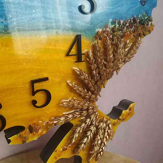 Часы настенные 60*38 см из эпоксидной смолы ручной работы 