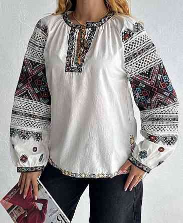 Женская современная вышиванка с разноцветной вышивкой 80% хлопок, 20% полиэстер. Белый, 48 Одесса