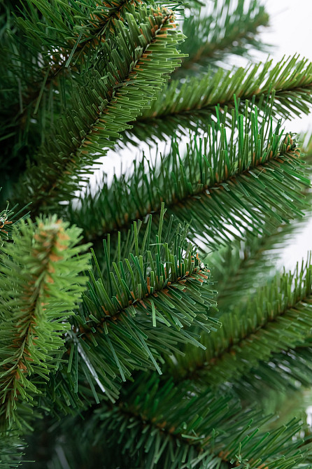 Реалістична зелена ялинка 2,6 м на Новий рік Київ - фото 4