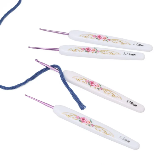 Набор крючков для вязания в косметичке, 16 штук белых крючков, размер 1.0/6.0 мм Каменец-Подольский