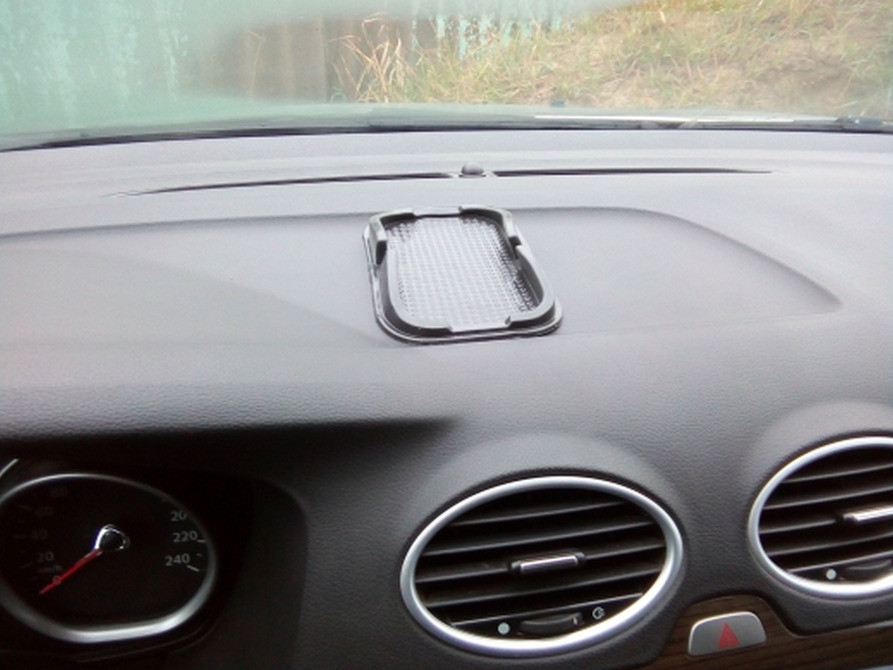 Килимок анти ковзний Міньйон з бортиком на торпед Київ - фото 6