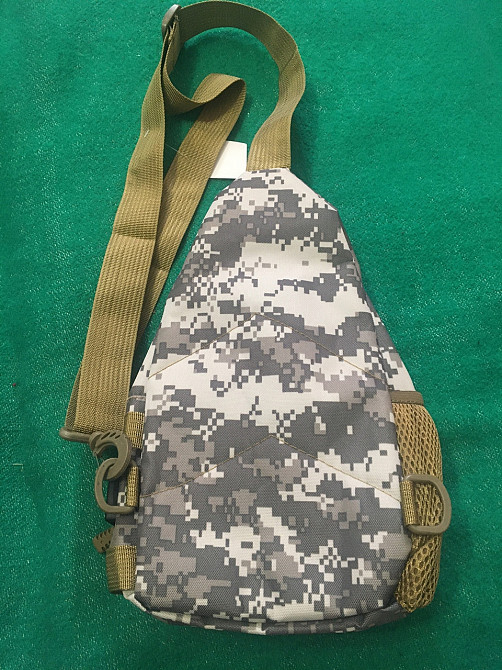 Мужская сумка тактическая через плечо хаки, пиксель - размер сумки 35*21см, 3 кармана, с USB шнуром Киев - изображение 2