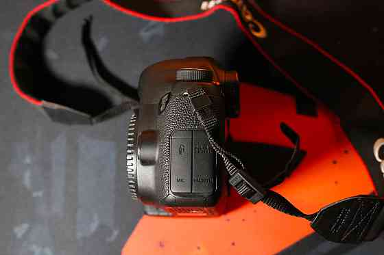 Дзеркальний повнокадровий фотоапарат Canon EOS 6D WiFi Дзеркалка. Комплект. Ідеальний стан. Київ
