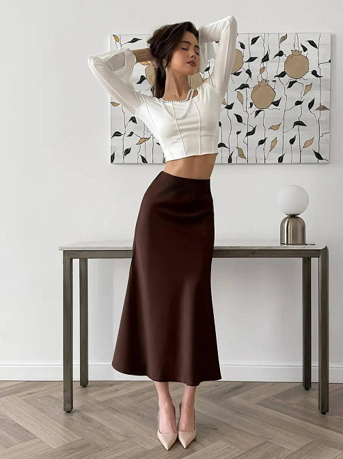 Женская трендовая шоколадная юбка из шелк-сатина 50/52 Одесса - изображение 3