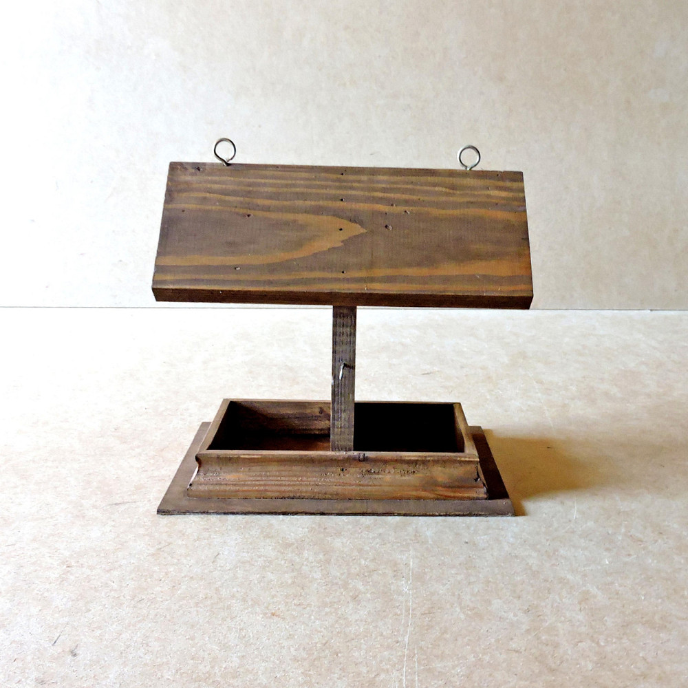 Кормушка садовая для птиц 