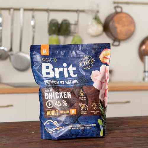 Корм сухой Brit Premium Dog Adult M для взрослых собак средних пород весом 10-25 кг с курицей 1 кг. Киев