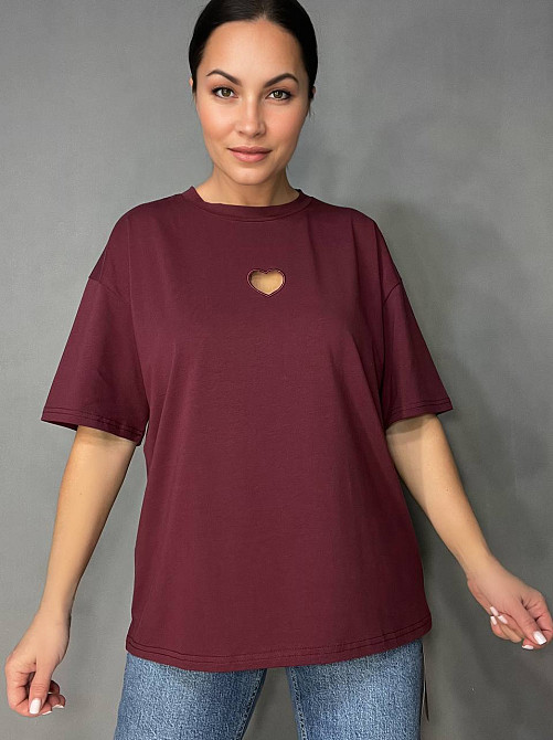 Футболка жіноча A-N 25037 оверсайз подовжена вільний крій виріз серце попереду one size, бордовий, o Одеса - фото 1