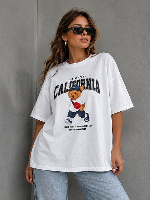 Футболка женская 25125 A-N оверсайз с принтом медвежонок надпись CALIFORNIA one size, белый, one size Киев - изображение 17