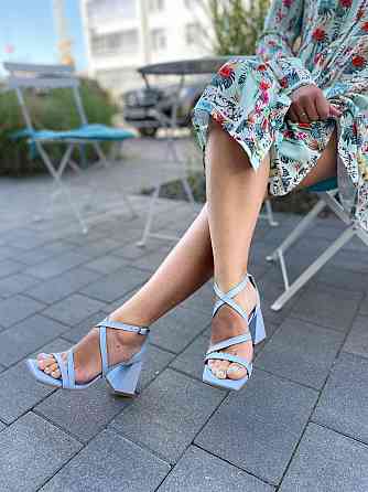LIRIO Босоніжки жіночі шкіряні літні на підборах блакитні відкриті LIRIO L0195 з квадратним нос Коломыя