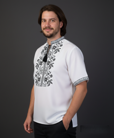 Чоловіча вишиванка на короткий рукав чорним по білому Київ