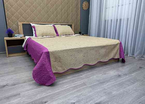 Покривало стьобане з наволочками Expo Trade листя 220x220 (+-10 см) бежевий з пурпуровим (85-147) Київ