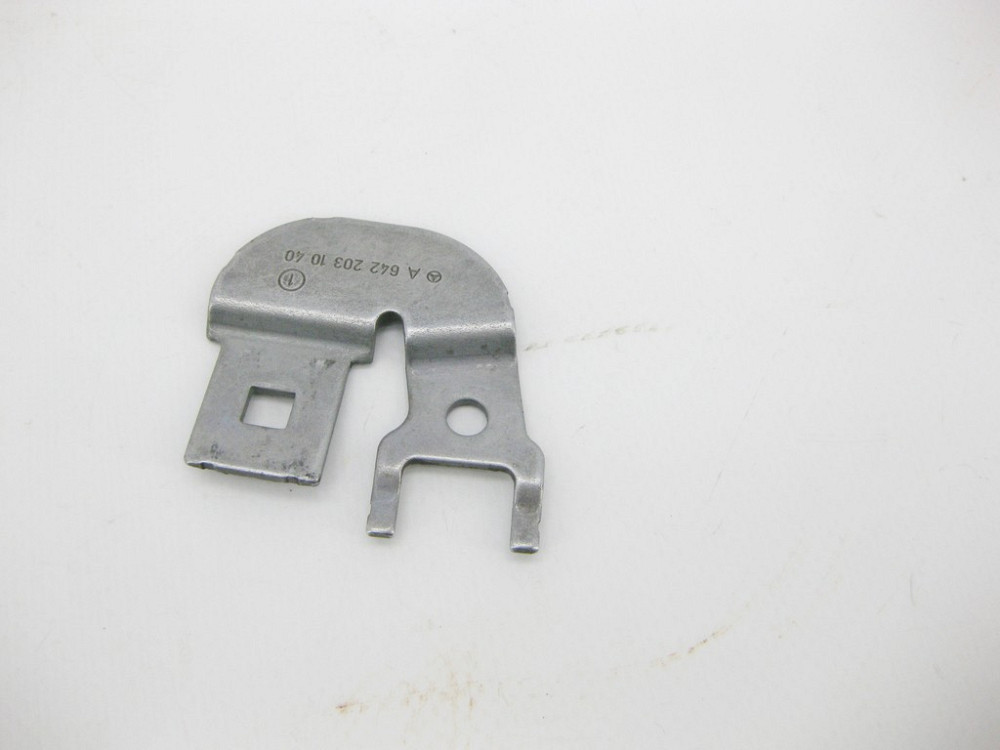 Mercedes-Benz  A6422031040 Кронштейн - тримач перемикаючого клапана водяного насоса S-Class W221 W222 E-Class W212 C207 W213 C238 GLC X253 Одесса - изображение 6