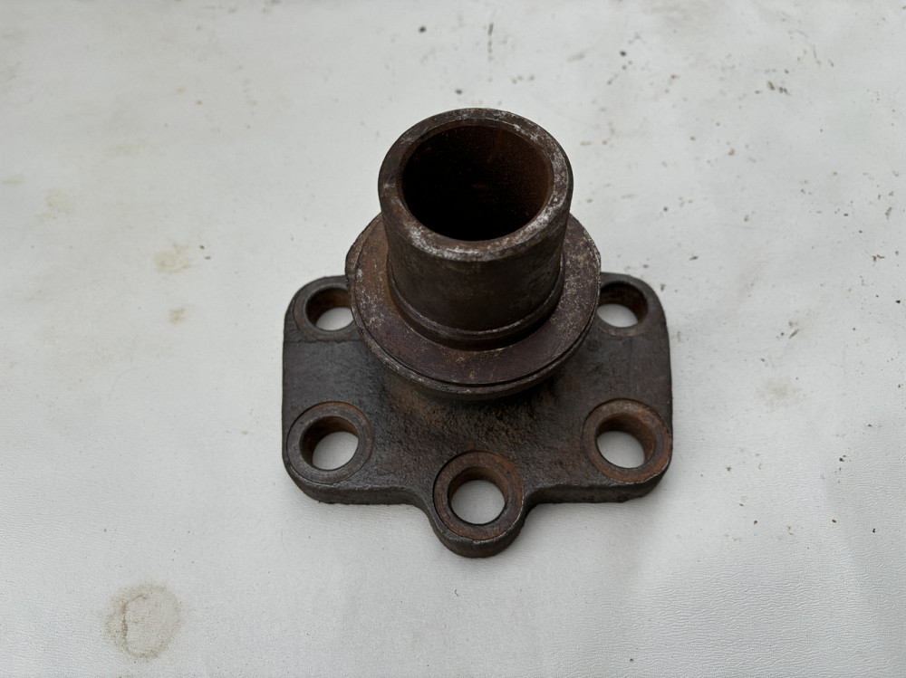 Кронштейн ролика поддерживающего ДТ-75. А25.33.109. Харьков - изображение 1