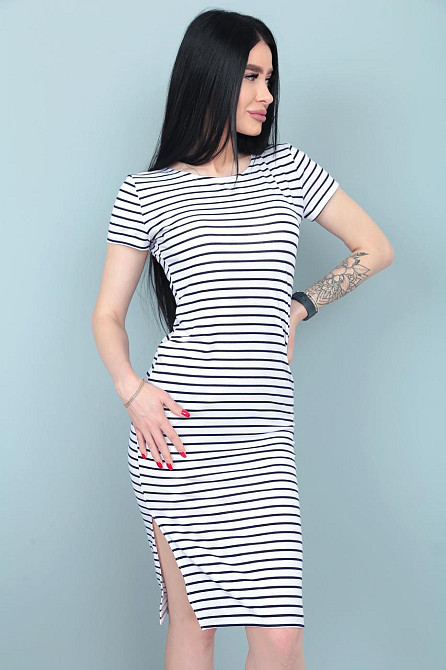 Платье в полоску 