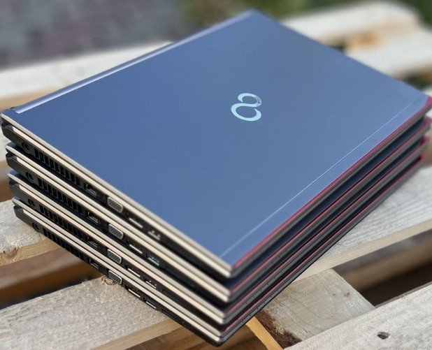 Ноутбук Fujitsu E756/i7-6600U / 16Gb. / SSD 256Gb. / 15.6