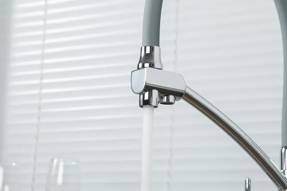 Кухонний змішувач Koer KB-72003-01 з виходом для питної води сірий/хром (KR3375) Чернівці - фото 5