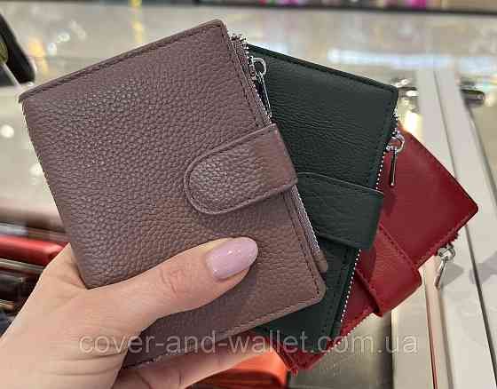 Женский кожаный кошелек зеленого цвета маленького размера на магните HV 3009 Киев