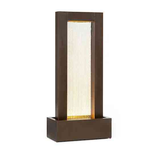 Фонтан в саду Скайривер Blumfeldt  Германия Ровно