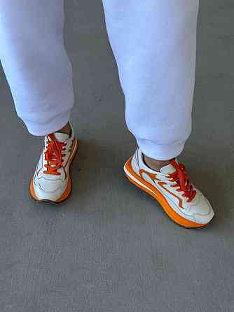 Molly Кроссовки женские MOLLY молочные/оранжевые натуральная кожа 38р.-24.5см. 39р.-25см. (5404 Коломыя