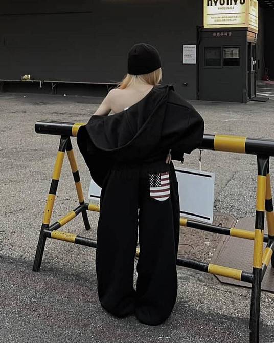 Жіночий теплий костюм оверсайз із накатом тринитка на флісі Чорний Одеса - фото 3